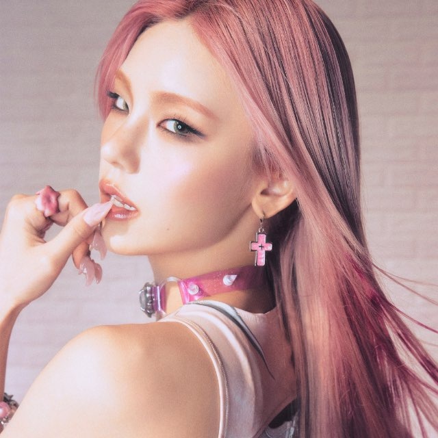 Аватар канала HWANG YEJI | ITZY
