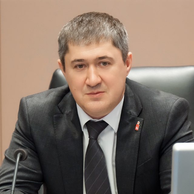 Аватар канала Дмитрий Махонин