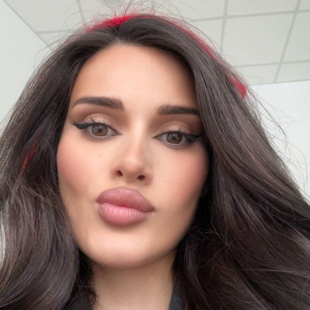 Аватар канала NELLY MES🐈‍⬛