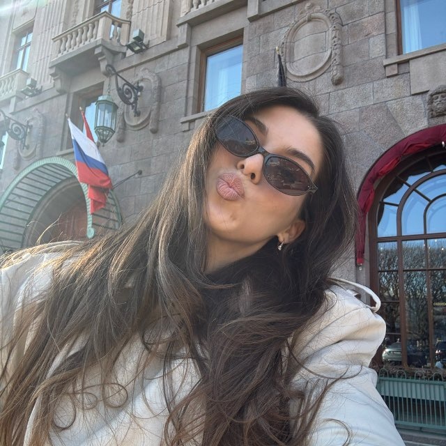 Аватар канала @alina_chikovaa | красивые будни в Петербурге