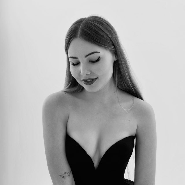 Аватар канала Света Бугринец 🪩💞