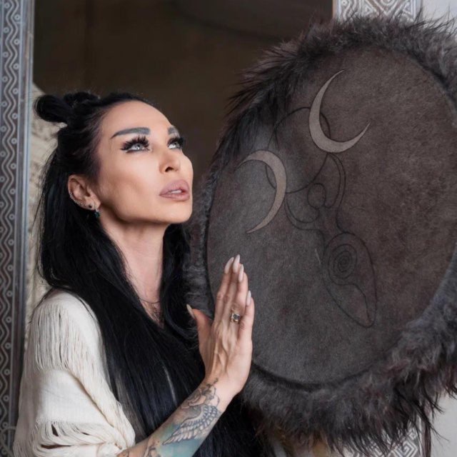 Аватар канала BLACK MOON 🌑 АДЕЛИНА ПАНИНА