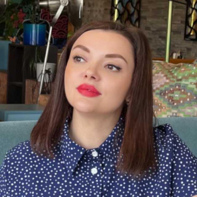 Аватар канала С подружками на лавочке