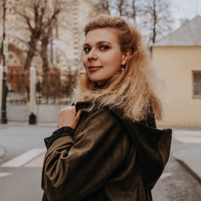 Аватар канала Петелина Аня - фантастический бренд-менеджер издательства «O2»