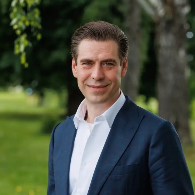 Аватар канала Дмитрий Дюжев