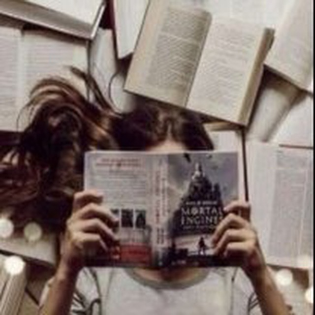 Аватар канала книги, чай… и немного жизни?