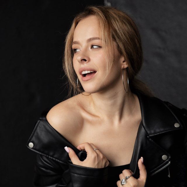 Аватар канала Ника Вигель вещает 🔉