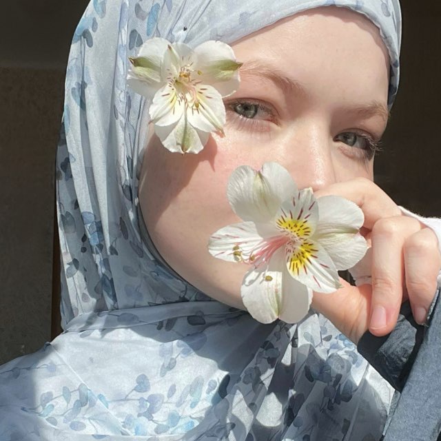 Аватар канала The forest is full of flowers.