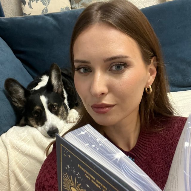 Аватар канала читай-комната🔮🐇