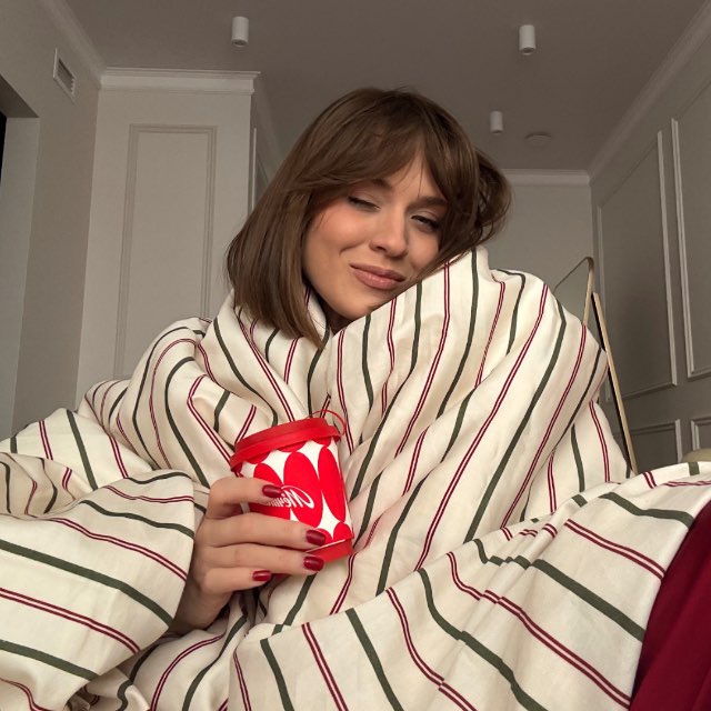 Аватар канала KseniyaKalinina живой человек 🤎