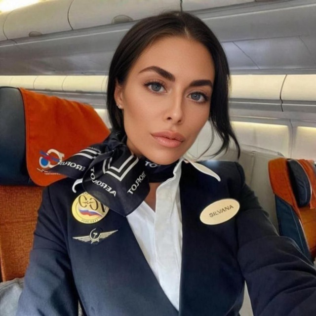 Аватар канала Итальянская Стюардесса ( 18+ )