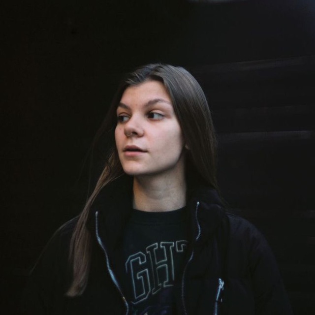 Аватар канала Алён, есть вопрос — хозяйка каталога Алвара