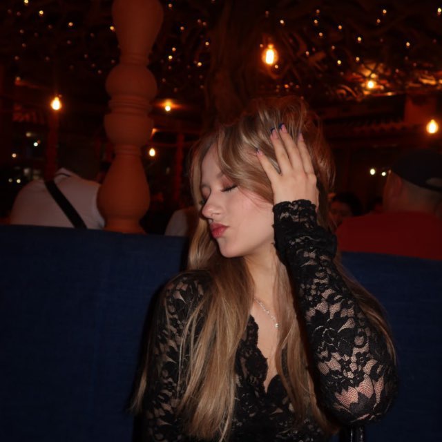 Аватар канала юляшкт9🪩🎀