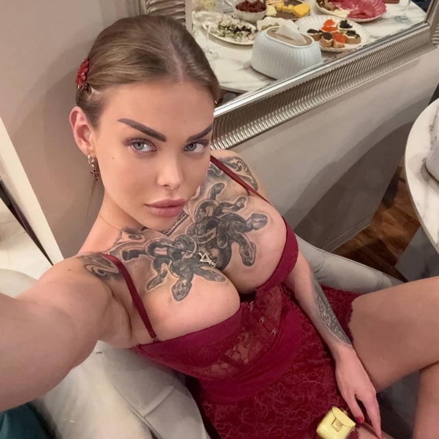 JUICY ASS🍑