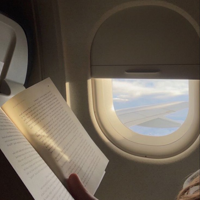Аватар канала С книгой в небо✈️✨