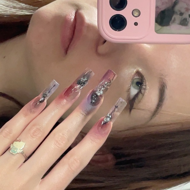 Аватар канала . ݁₊ ⊹ umnails 𓆩 𓆪 маникюр омск