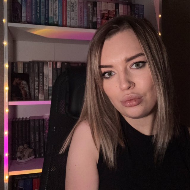 Аватар канала Читаем с кутуз📚💕