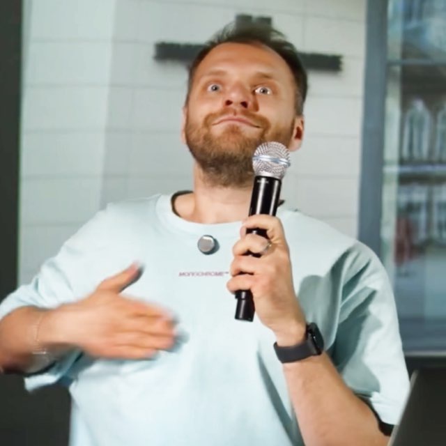 Аватар канала королёк