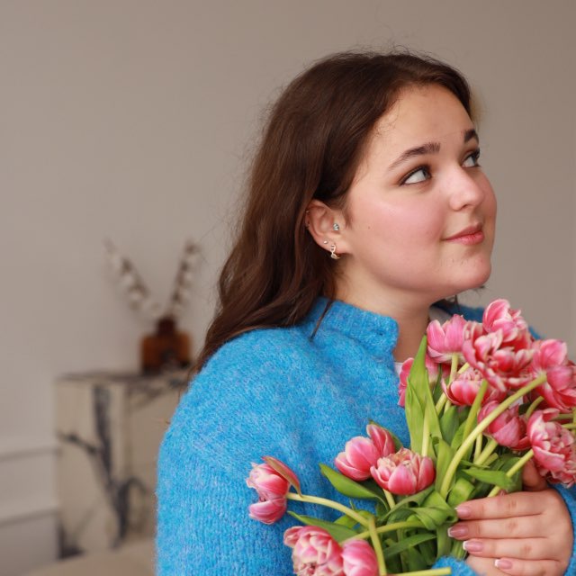 Аватар канала NICOLE 🌷