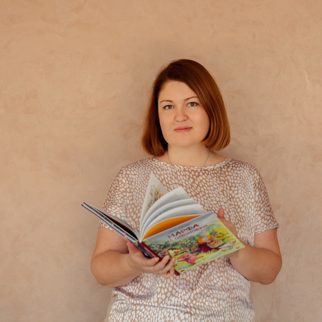 Аватар канала Смольнякова про книги и музеи