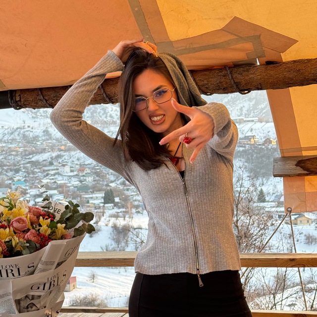 Аватар канала Полезный канал Малики Кенжиевой🤭💕