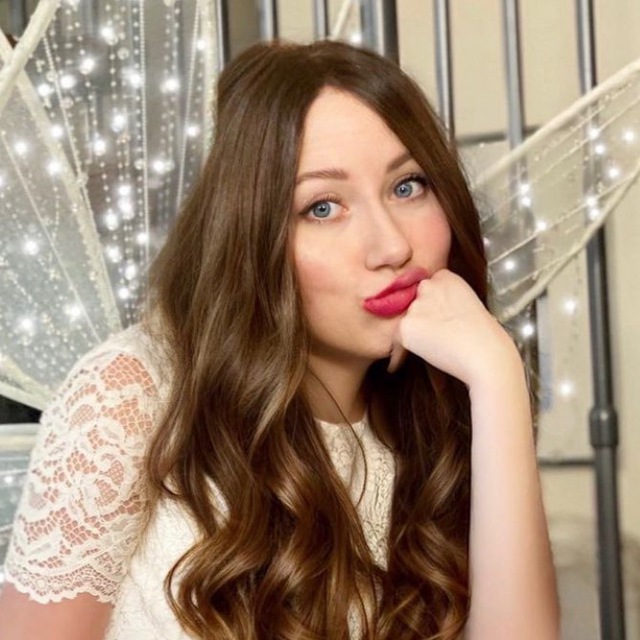 Аватар канала Причёски / Волосы от Элли