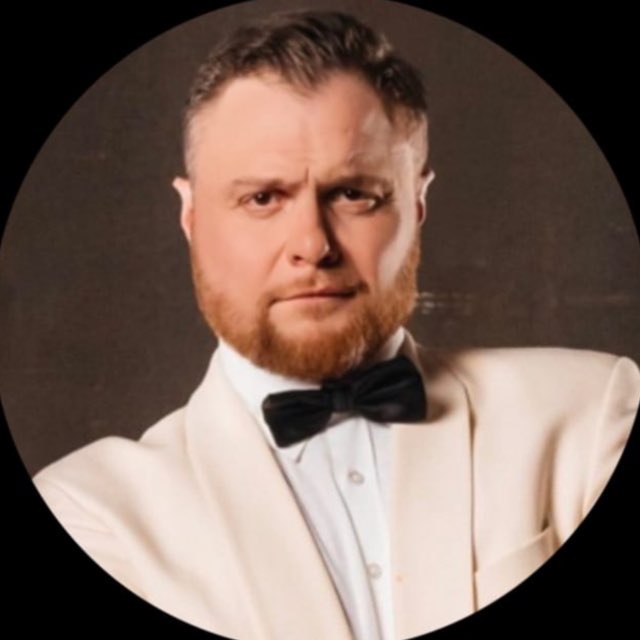 Забавный экскурсовод Евгений