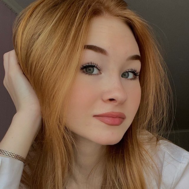 Аватар канала аня зверева тут
