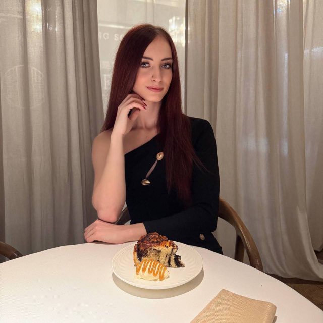 Аватар канала Диана создает