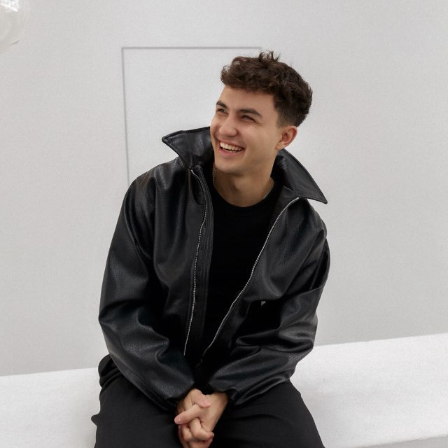Аватар канала serzhjikk | daily fits ™️