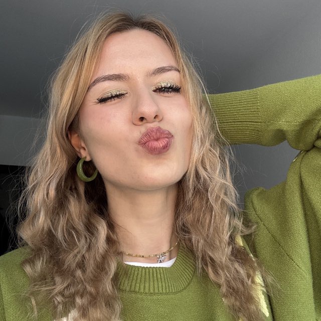 Аватар канала Аня из дворца🧚🏻
