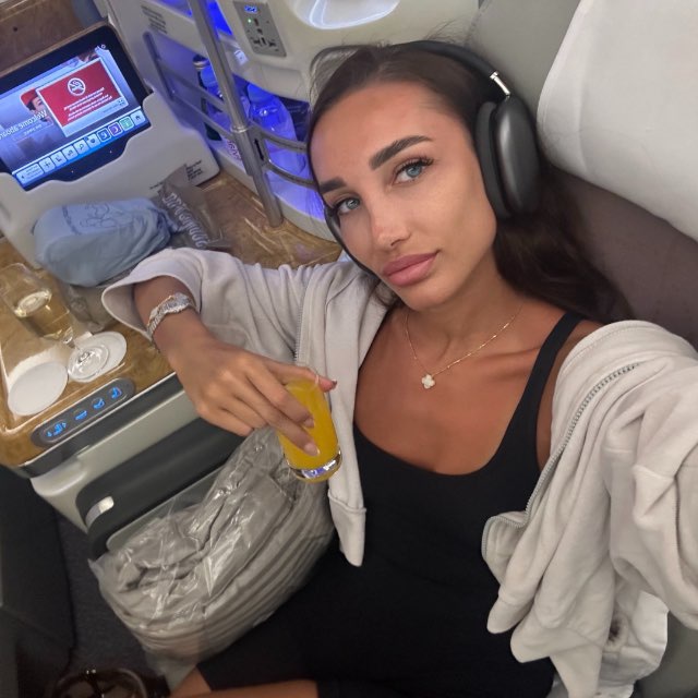 Аватар канала AnyutaRai TRAVEL 🏝️✈️