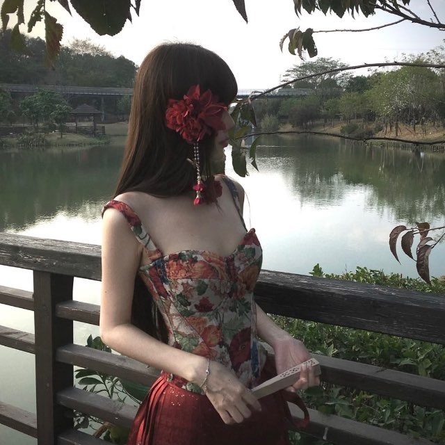 Аватар канала 花 blossom