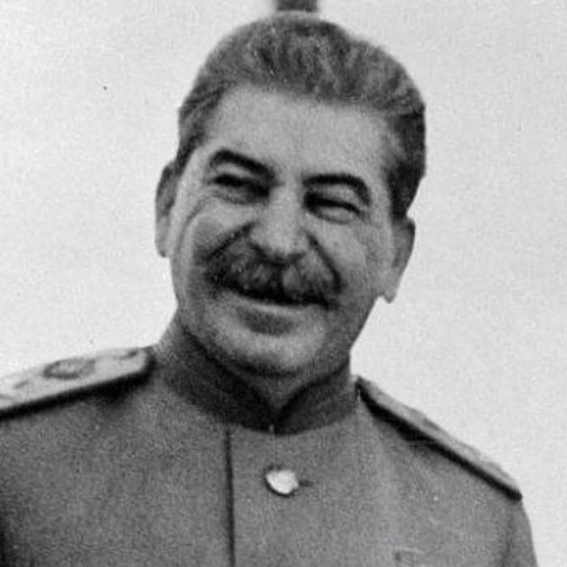 Историк байки травит